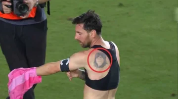 من هي المرأة التي اختارها ليونيل ميسي لرسمها على ظهره؟ (صور)